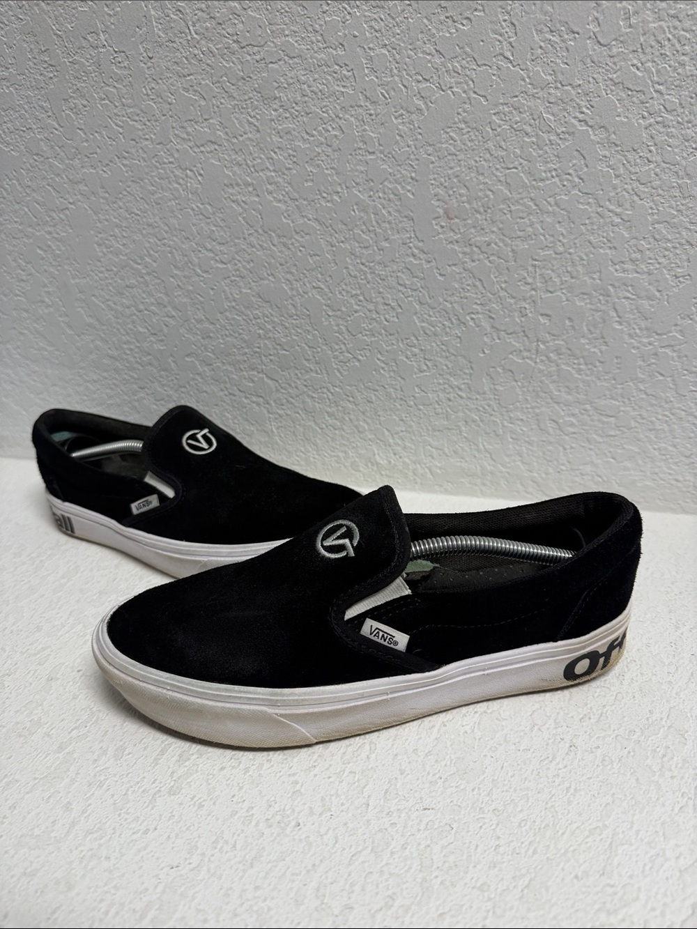 Vans Black Slip-On Suede Unisex Sneakers with White Sole M 6.5 W 8